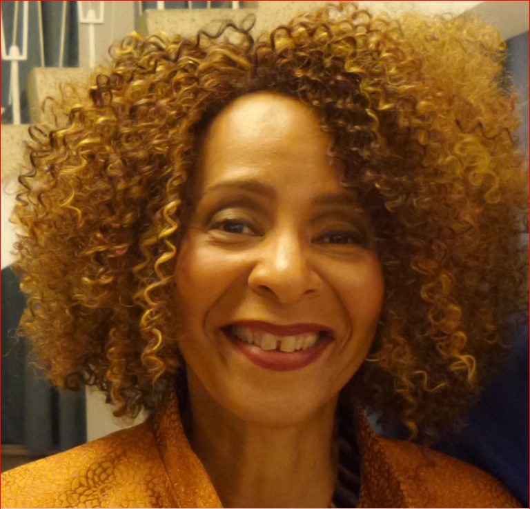 Barack Obama und Jocelyn B. Smith in town – Die Sängerinnen Imani Abernathy, Jocelyn B. Smith und die Different Voices auf der Bühne
