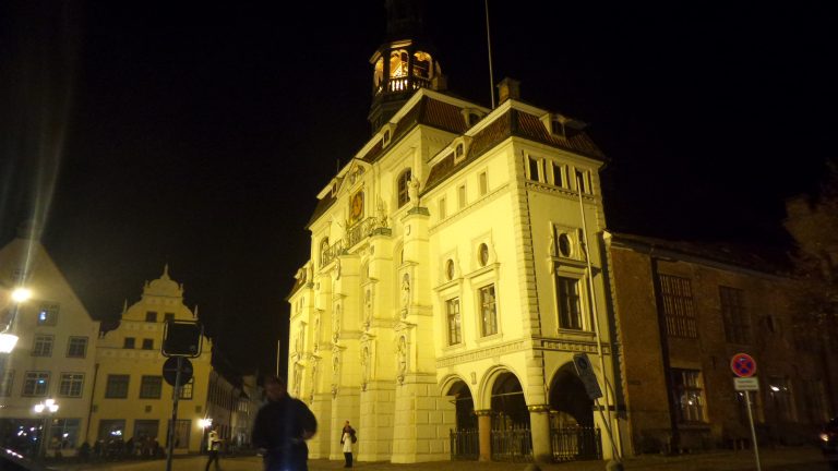 Lüneburger Rathaus. Zur Stadt gehören auch Häcklingen, Ochtmissen, Rettmer, Hasenburg, Lüne