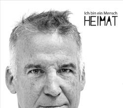 Tränensäcke als Heimat oder Menschen in Mecklenburg-Vorpommern – Zu Ausstellung und Katalog „Ich bin ein Mensch – Heimat“ von Manuela Koska Manuela Koska: Ich bin ein Mensch - Heimat.