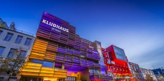 Austritt oder „Zahlt doch, was ihr wollt“ an jedem Gastspiel-Freitag im Schmidtchen Schmidtchen Theater im Klubhaus St. Pauli.