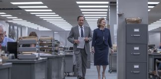 Fotoreportage: Lohnarbeiter Ben Bradlee und Kapitalistin Katherine Graham im Gleichschritt und im Film „Die Verlegerin“ von Steven Spielberg Szene aus dem Film "Die Verlegerin" von Steven Spielberg.