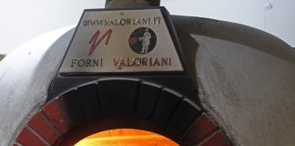 150 Jahre Friedenau. Ein Fest mit Konzerten und Tanz – Eintritt frei Pizza Napoletana im Ristorante Malafemmena in Berlin.