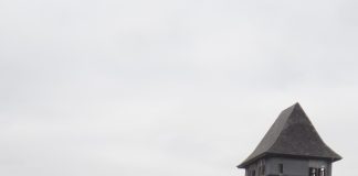 Tropical Island. AFFB mit Kunstmesse, Designermarkt und Livemusik – erst das Essen, dann die Kultur Festgelände Stralauer Straße 1 am rechten Spreeufer gegenüber des S-Bahnhofs Treptower Park.