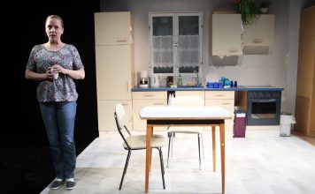 „GAS, Plädoyer einer verurteilten Mutter“ bei den Berliner Autorentheatertagen 2018 Fania Sorel in „GAS, Plädoyer einer verurteilten Mutter“.