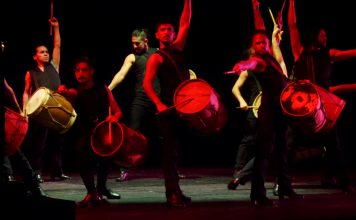 „La Bohème“ in der Komischen Oper Berlin – online selbstredend. Stream Argentinische Gauchos trommeln, tanzen und "batteln" an 25.7.2018 in der Komischen Oper Berlin und in Köln
