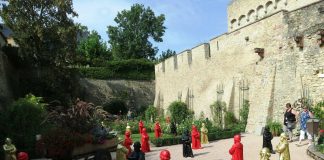 Ottmar Hörl bespielt Eltville – eine Installation zu Ehren Gutenbergs