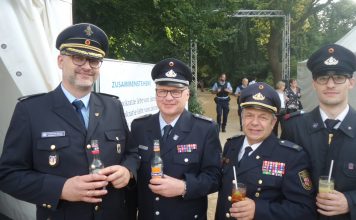 Gerngesehene Gäste. Feuerwehrleute auf dem Bürgerfest des Bundespräsidenten