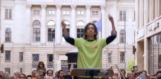 »Ihr spielt die Musik» – Am Sonntag wieder in der Mall of Berlin – Symphonic Mob mit Robin Ticciati