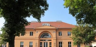 Das Gutshaus Steglitz in Berlin wird mit einer Rosa-Loy-Ausstellung neu eröffnet Ein Blick auf das Gutshaus Steglitz in Berlin.