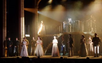 Lichtgestalt. Das Musical EVITA über Eva Perón im Admiralspalast Berlin