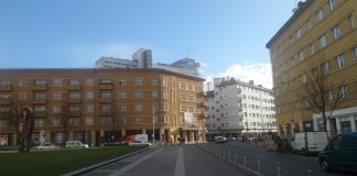 Frotzelei zum bevorstehenden Griechischen Filmfestival 2026 nach unserer Zeitrechnung in der Migrantenmetropole Berlin Kino Babylon-Mitte Nähe Alex/ Rosa-Luxemburg-Platz (U2). Architekt Hans Poelzig