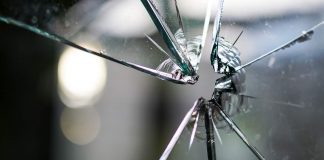 Wer eine Vision hat, der soll zum Arzt gehen – Sprung im Glas oder Glas der Vernunft?