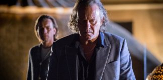 Ehrenwerte Gesellen und blutiges Geld – Zum Film „Verräter wie wir“ von Susanna White