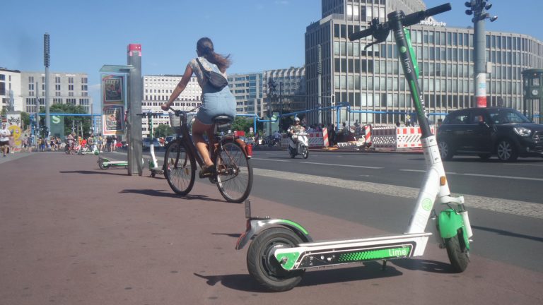 Der Rubel rollert – elektrische Roller erobern Berlin und D. Alles gut?