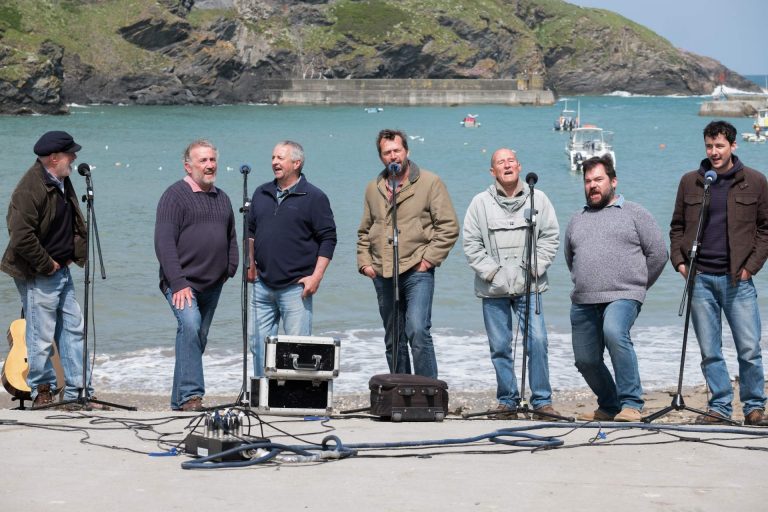 Pub und Port – Zum Film „Fisherman`s Friends“