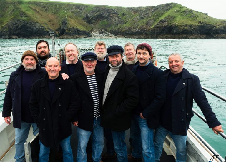 Fotoreportage: Pub und Port oder singende Fischer und trinkende Seeleute – Zum Film „Fisherman`s Friends“