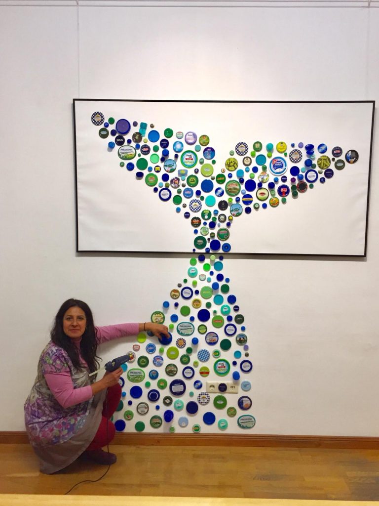 Wal gewinnt die Wahl. NABU-PlanetArt mit Rosaana Velascos Installation