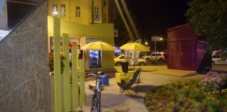 Musik mit Eis und Eistee. Großer Bahnhof in Charlottenburg mit Konzert