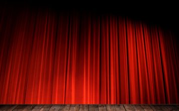 Glosse: Ein Theater der Welt, über das auch hierzulande gelacht wird Der Vorhang ist gefallen.