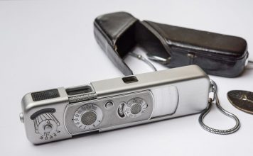 Eine Kleinbildkamera der Marke Minox für ein großes Museum – Schenkung persönlicher Gegenstände von Hannah Arendt aus der privaten Sammlung von Edna Brocke an das DHM Berlin