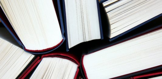 Ungeheuer Mensch – Marek Torčík schuf mit „Was die Zeit nicht nimmt“ ein erstaunliches Roman-Debüt