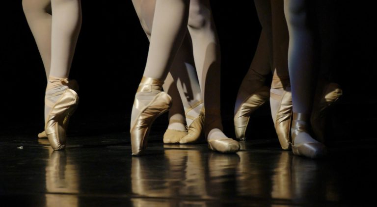 Neues aus dem Spucknapf der Migranten-Metropole Berlin oder Das Staatsballett Berlin tanzt in die Saison 2023/24