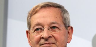 Péter Nádas in Berlin oder „Im Beisein von Péter Nádas wird sein Archiv feierlich eröffnet“