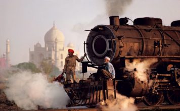 Fotografien von Steve McCurry in der Ausstellung „The Eyes of Humanity“ in der Leica-Galerie in Düsseldorf