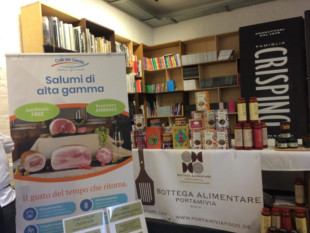 Beispiel-Angebote auf der Italian Taste Berlin 2023, der italienischen Feinschmeckermesse.