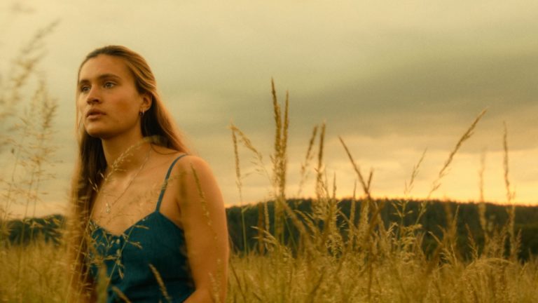 Liebe in der Wendezeit – „Irgendwann werden wir uns alles erzählen“, ein Film von Emily Atef