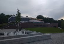 Sehen und hören – Die Ausstellung „Kollektive Osmose“ von Oscar Murillo