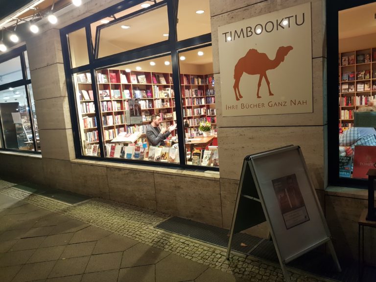 Johannes Ehrmann liest aus seinem Buch "Söhne der Freiheit. Eine deutsche Einwandererfamilie und die Gründung der Vereinigten Staaten" - verlegt bei Klett-Cotta - in der Berliner Buchhandlung Timbooktu am 11.10.2023.