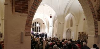 Mitsingen macht glücklich! Mitsingkonzert in Pötrau Mitsingen macht glücklich! so wie hier in der Kirche in Büchen-Dorf am 1. Advent um 16 Uhr (3.12.23).