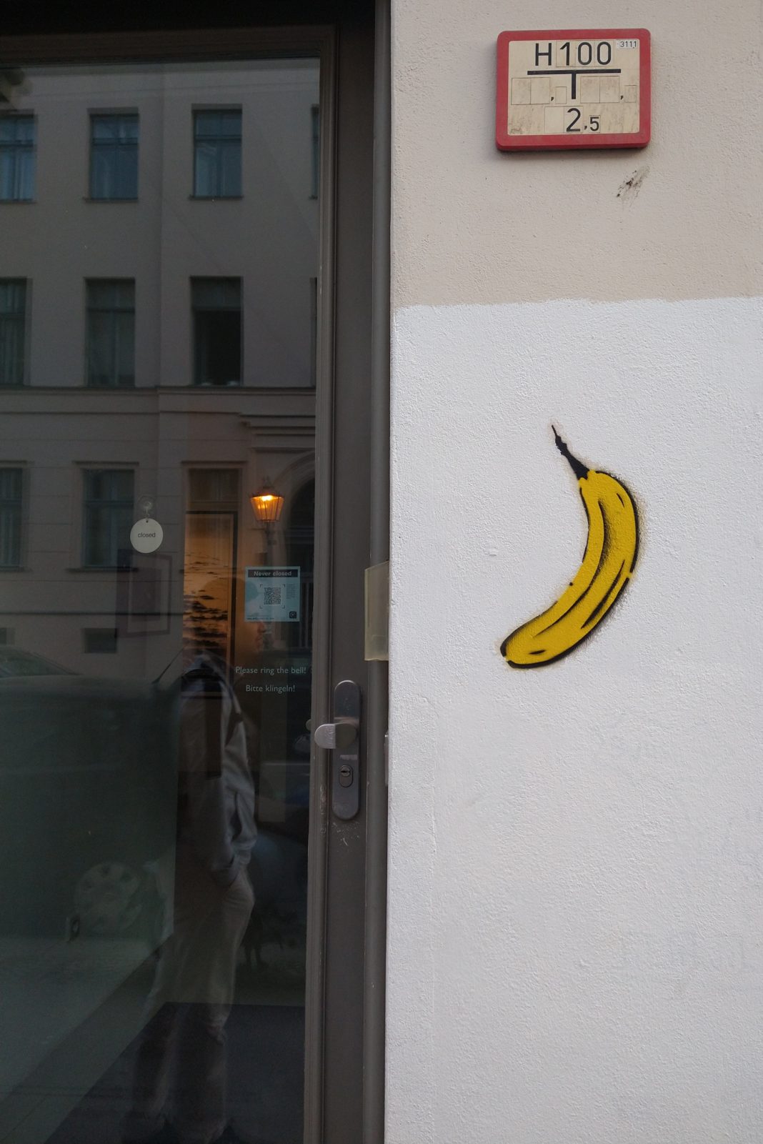 Banane in Berlin? © Münzenberg Medien, Foto/ BU: Stefan Pribnow, Ort und Datum der Aufnahme: Berlin, 13.4.2024