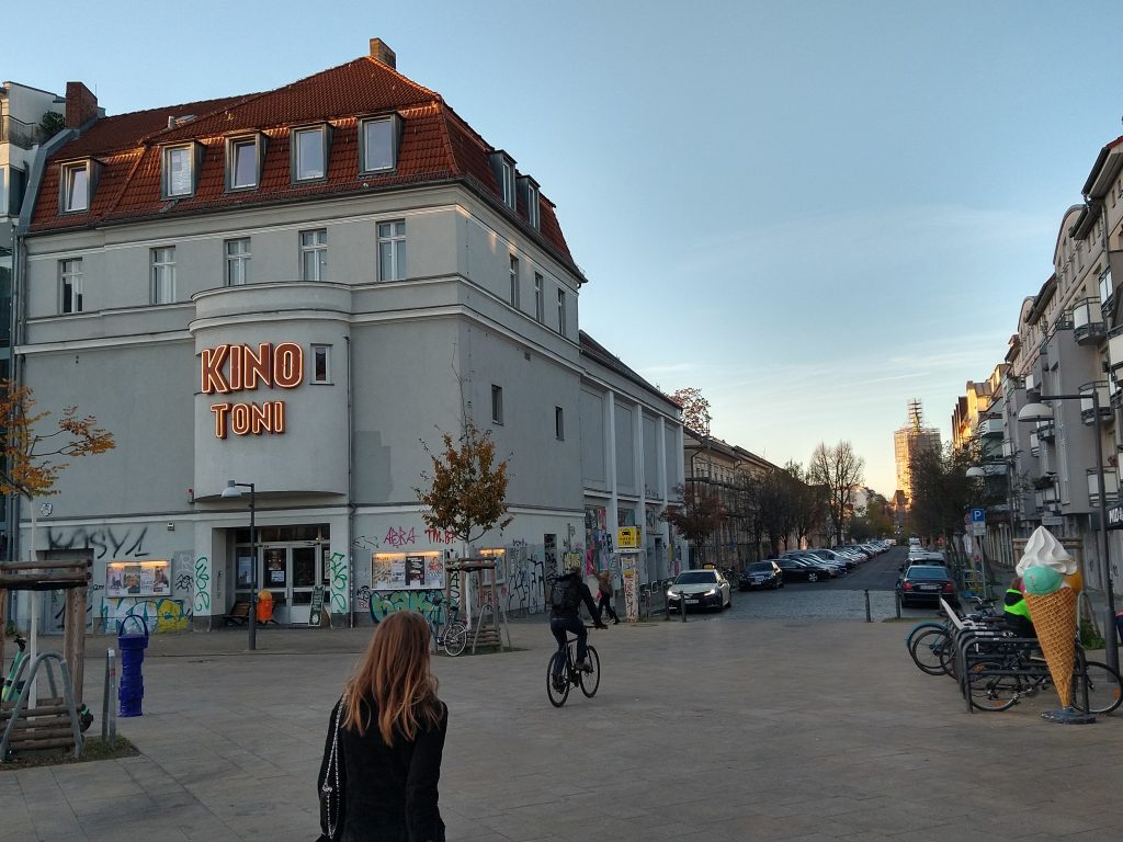 Ansicht des Kino Toni in Berlin-Weißensee vom Antonplatz aus