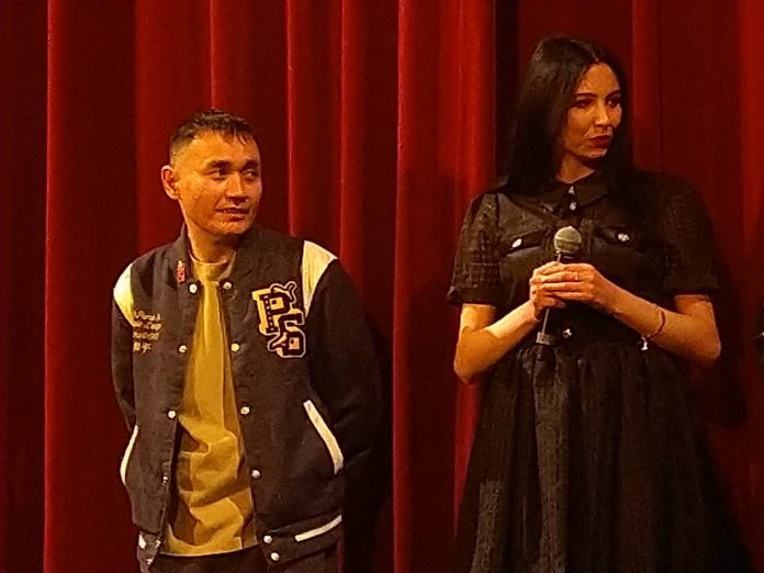 "Cadet" (der Kadett) - ein Horror- Film im Forum der 75. Berlinale 2025, links der Regisseur Adilkhan Yerzhanov und Star Anna Starchenko