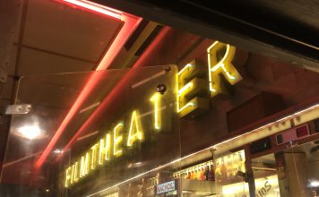 Zeitschenkerin, Der Geist von Rouanet, Bye-Bye Zweiraumwohnung und Skategore gewinnen die 28. Videonale in Friedrichshagen im Union-Filmtheater Filmtheater Union in Berlin-Friedrichshagen im Bezirk Köpenick, Spielort des Filmfests 28. Videonale 2025, gewonnen hat zweimal der Film Zeitschenkerin.