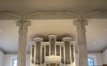 Luisenorgel und Lyrik in der Luisenkirche am Gierkeplatz in Berlin-Charlottenburg