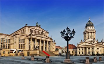 Atrin Madani mit Gregory Porter und Band auf dem Berliner Gendarmenmarkt