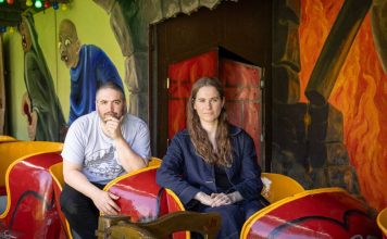 Die Kunst-Geisterbahn „Scream Machines“ von Rebecca Moss und Augustin Rebetez im Park vor dem Museum Tinguely geht in die Verlängerung