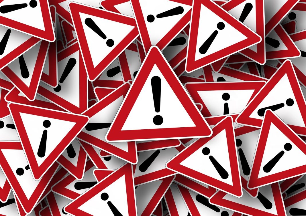 Ausrufezeichen auf Verkehrszeichen! Quelle: Pixabay, Foto: Gerd Altmann