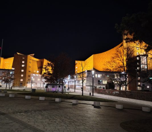 Gute Alte Musik: Heinrich Schütz’Psalmen Davids mit Wolf Matthias Friedrich und Magdalena Podkoscielna im Kammermusiksaal der Berliner Philharmonie am 25.1. – Berliner Figuralchor Gute Alte Musik im Kammermusiksaal der Berliner Philharmonie (links im Bild), Psalmen Davids von Heinrich Schütz mit dem Berliner Figuralchor am 25.1.26