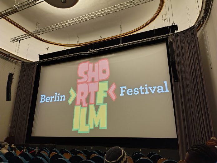 Ein super Kurzfilmfestival: 15. Ausgabe des Berlin "Short Film" Festival (Festivals) im Winter 2026, Anfang Februar, genauer am 6.+7.2.'26 im Babylon-Mitte, u.a. mit "Remember The Sabbath", "Am Wasser" und "Those Who Leave BUY FLOWERS"