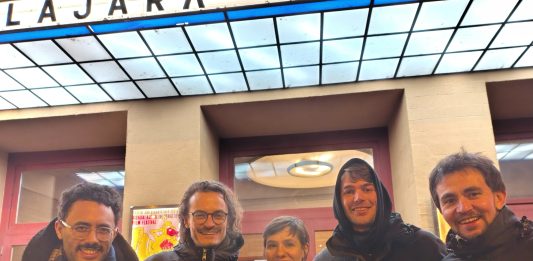 REMEMBER the Sabbath (denk‘ an den Sabbat): Ein Kurzfilm von John D. Adams gezeigt am Samstag, den 7.2. von links nach rechts Schauspieler Seán Gallen, John Adams, genauer John D. Adams (Regisseur), Lisa Frericks (Hair, Mape-up, Casting), Kameramann Lars Elliger und Schauspieler Yazan Melhem aus dem Film (Kurzfilm) "Remember the Sabbath"