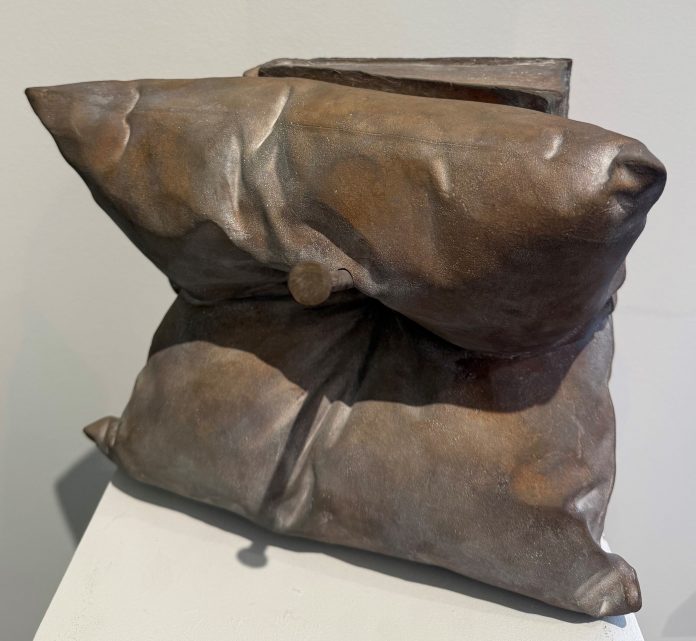 Ein Uecker-Kissen. © Galerie am Dom, Wetzlar