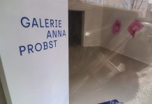 Chromatische Stille. MAY CARRO CABALEIRO in der Galerie Anna Probst in Berlin-Wilmersdorf und beim „Charlottenwalk“ Mitte März Ausstellung Chromatic Silence bzw. Chromatische Stille. Bilder von MAY CARRO CABALEIRO in der Galerie Anna Probst in der Uhlandstraße 145 in Berlin-Wilmersdorf (Ku'damm-nah)- 24.4.'26. Am 13. und 14.3. Teil des Galerierundgangs "Charlottenwalk".