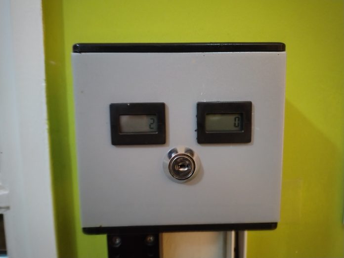 IMG_20260410_195611456_HDR Das Gesicht der Technik. Eine Photographie. Kunst und Abbild der Realität. Illustration zu einem Gedicht.