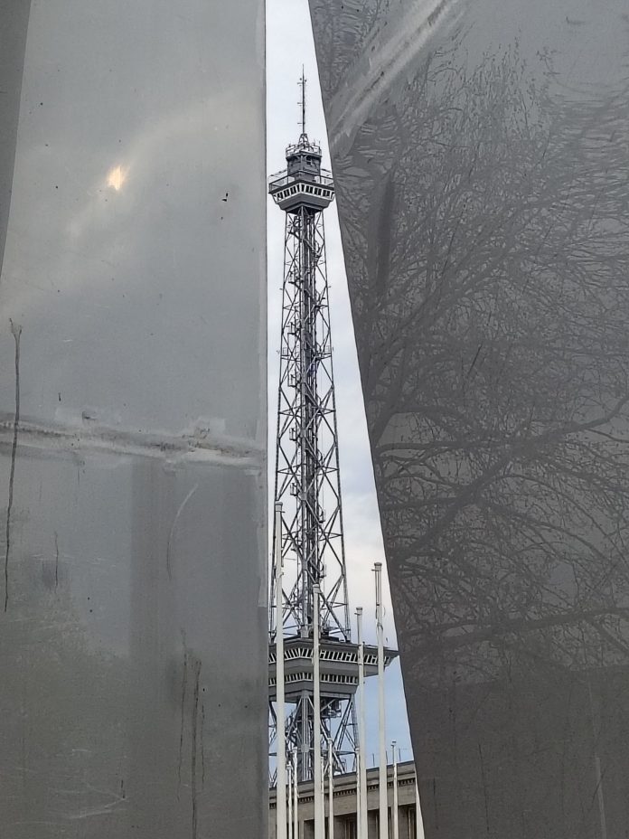 100 Jahre Funkturm auf dem Messegelände in Berlin-Charlottenburg, gefeiert unter der Devise What the Funk?