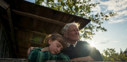 Moppy statt Bootsmann – Großmutter mit Murksel und ein Fischer ohne seine Frau in der Literaturverfilmung „Das Sommerbuch“