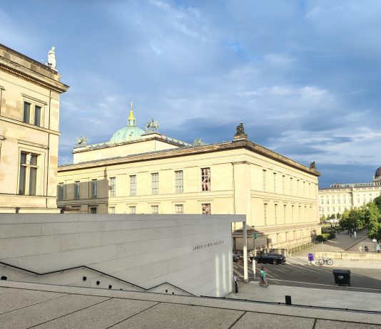 Foto des Tages: „Blick von der Terrasse der James-Simon-Galerie auf die Berliner Museumsinsel“
